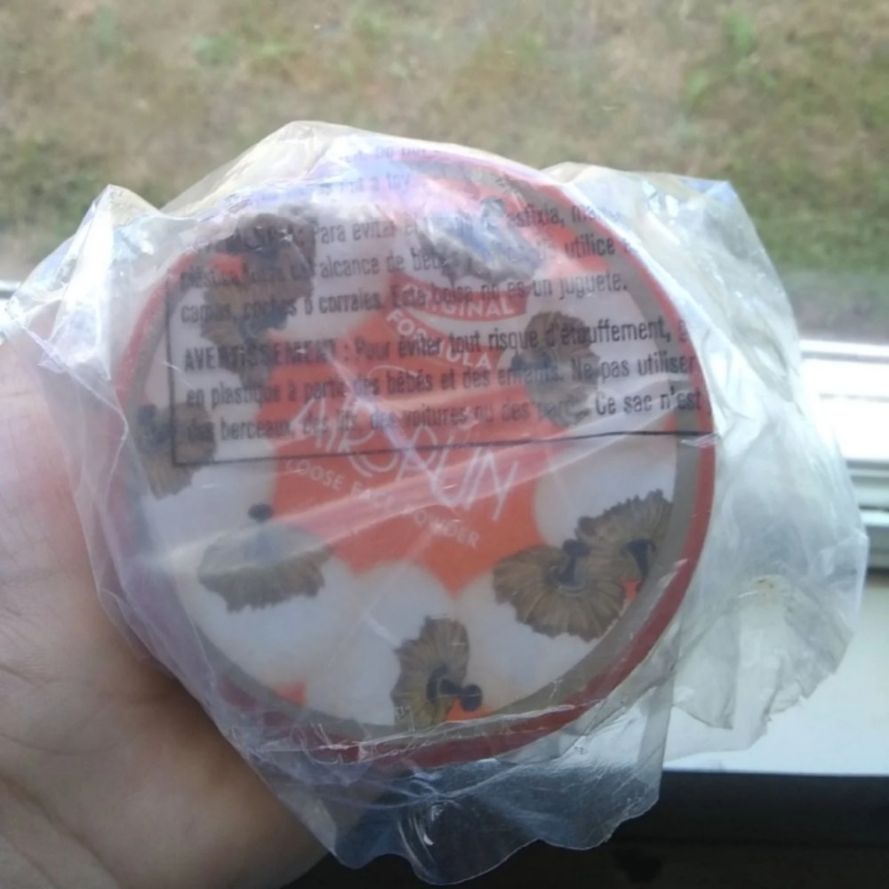 Loose powder